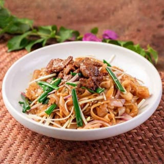 ND8. 乾炒牛河/Wok Tossed Beef Chow Foon