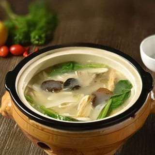 SP9. 素菜豆腐湯 (小)/Tofu w. Mixed Vegetable Soup